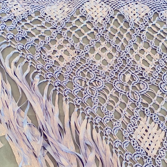 Stunning macrame scarf with fringes - Picture 11 of 12